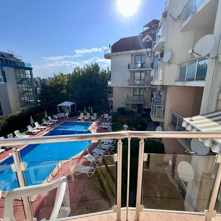 Apartment Starfish Romantic Free Parking Pool View Near