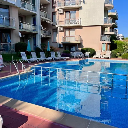 Apartment Starfish Romantic Free Parking Pool View Near