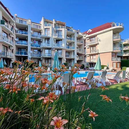 Apartment Starfish Romantic Free Parking Pool View Near